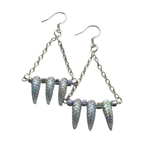 Triangle Chain with Wings